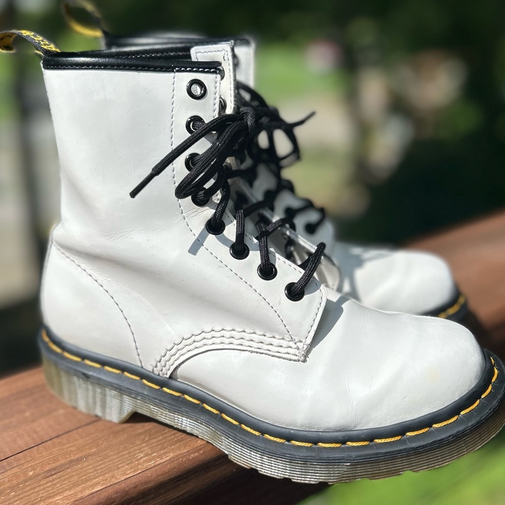 Dr. Martens classic White Leather Boots